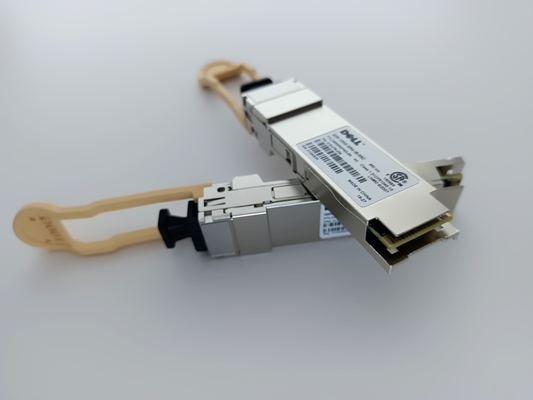 De Zendontvanger FTLC9555REPM3-E5 van Dell Q28-100G-SR4-85C 100GBASE-SR4 850nm QSFP28