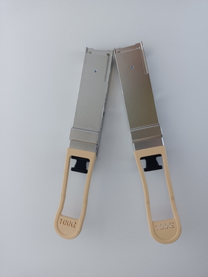 De Zendontvanger FTLC9555REPM3-E5 van Dell Q28-100G-SR4-85C 100GBASE-SR4 850nm QSFP28