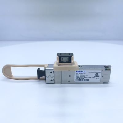De Optische Zendontvanger van FTL410QE4C 40BASE-SR4 QSFP+ Gen4 voor Doorbraak aan 4 X 10gbase-SR Ethernet
